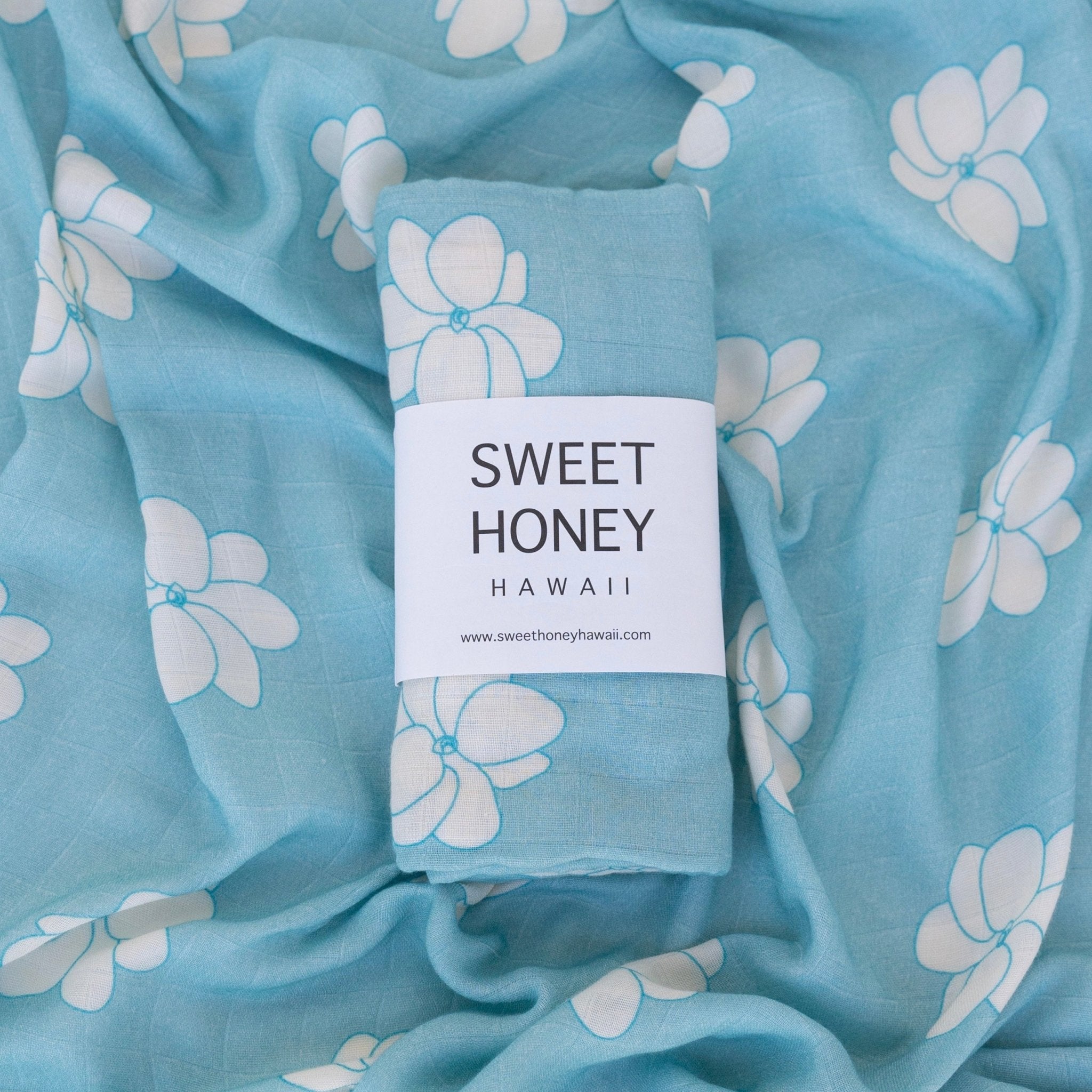 Periwinkle Gardenia Bamboo Swaddle Blanket - Sweet Sweet Honey Hawaii